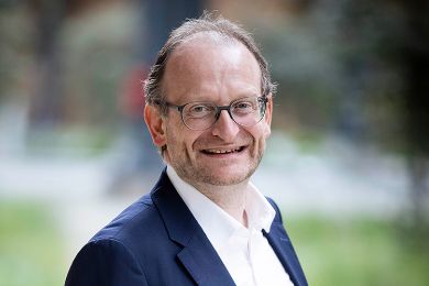 Renaud Tilmans: Enterprise Telco Services & Ops Lead