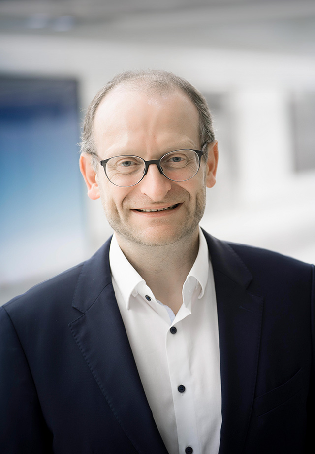 Renaud Tilmans: Enterprise Telco Services & Ops Lead